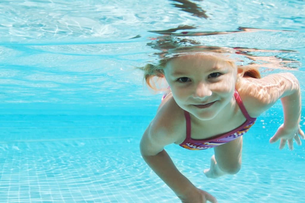 Disfruta de tu piscina todo el año gracias a la climatización